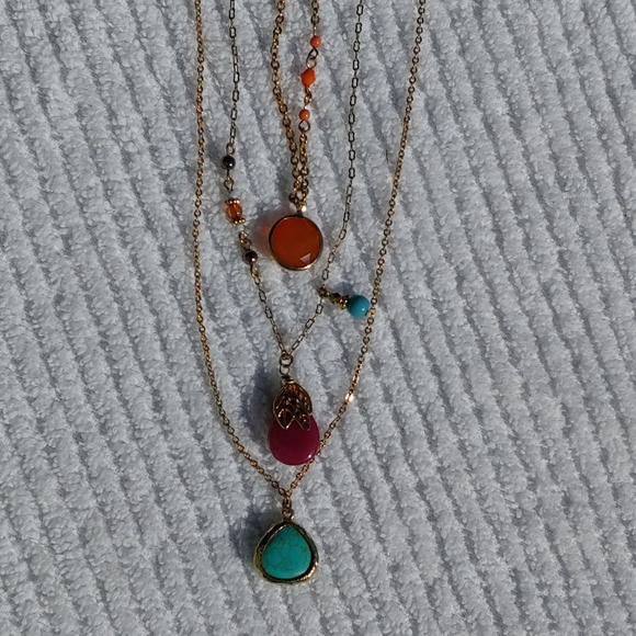 Pretty Gold Tone Triple Chain Necklace!!! - Picture 1 of 5